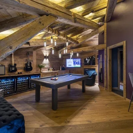 Luxury Chalet With Jacuzzi And Sauna *